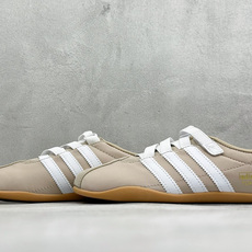 Adidas Tokyo W 阿迪达斯 舒适百搭经典休闲薄底鞋 鞋面设计舒适贴合脚面 同时采用柔软材质 穿着轻便舒适 侧 Adidas Tokyo W 阿迪达斯 舒适百搭经典休闲薄底鞋 鞋面设计舒适贴合脚面 同时采用柔软材质 穿着轻便舒适 侧