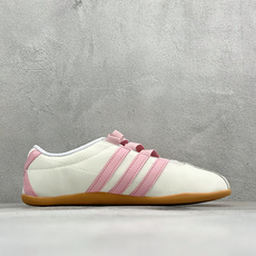 Adidas Tokyo W 阿迪达斯 舒适百搭经典休闲薄底鞋 鞋面设计舒适贴合脚面 同时采用柔软材质 穿着轻便舒适 侧 Adidas Tokyo W 阿迪达斯 舒适百搭经典休闲薄底鞋 鞋面设计舒适贴合脚面 同时采用柔软材质 穿着轻便舒适 侧