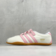 Adidas Tokyo W 阿迪达斯 舒适百搭经典休闲薄底鞋 鞋面设计舒适贴合脚面 同时采用柔软材质 穿着轻便舒适 侧 Adidas Tokyo W 阿迪达斯 舒适百搭经典休闲薄底鞋 鞋面设计舒适贴合脚面 同时采用柔软材质 穿着轻便舒适 侧