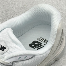 Stone Island x New Balance U1890系列 超轻量化低帮休闲运动慢跑鞋 原楦原纸版开发版型 采 Stone Island x New Balance U1890系列 超轻量化低帮休闲运动慢跑鞋 原楦原纸版开发版型 采