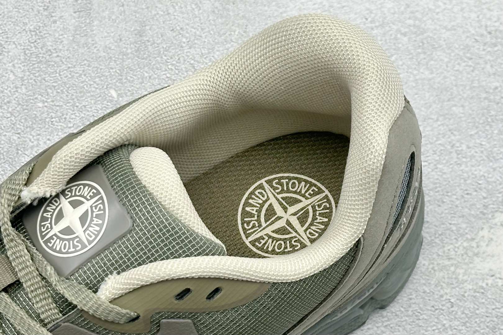 Stone Island x New Balance U1890系列 超轻量化低帮休闲运动慢跑鞋 原楦原纸版开发版型 采 Stone Island x New Balance U1890系列 超轻量化低帮休闲运动慢跑鞋 原楦原纸版开发版型 采
