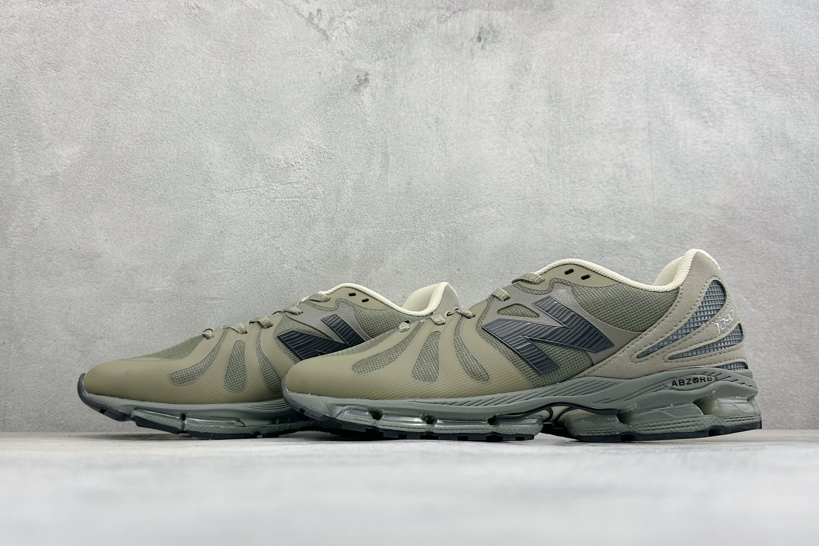 Stone Island x New Balance U1890系列 超轻量化低帮休闲运动慢跑鞋 原楦原纸版开发版型 采 Stone Island x New Balance U1890系列 超轻量化低帮休闲运动慢跑鞋 原楦原纸版开发版型 采