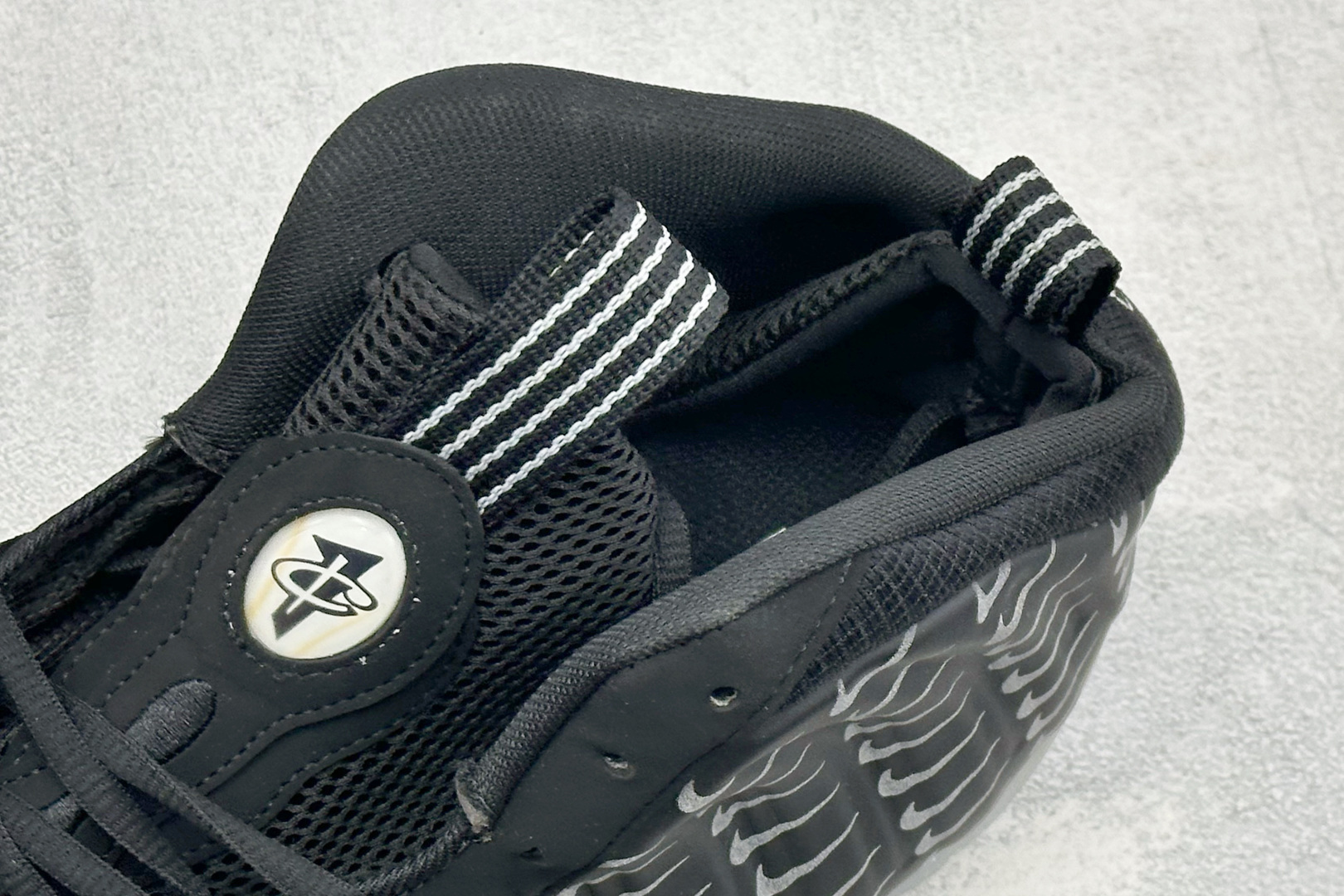 AIR FOAMPOSITE PRO 喷泡 实战运动篮球鞋 它依然代表了当时球鞋生产工艺的顶点,国内的鞋迷因为Pro的谐 AIR FOAMPOSITE PRO 喷泡 实战运动篮球鞋 它依然代表了当时球鞋生产工艺的顶点,国内的鞋迷因为Pro的谐