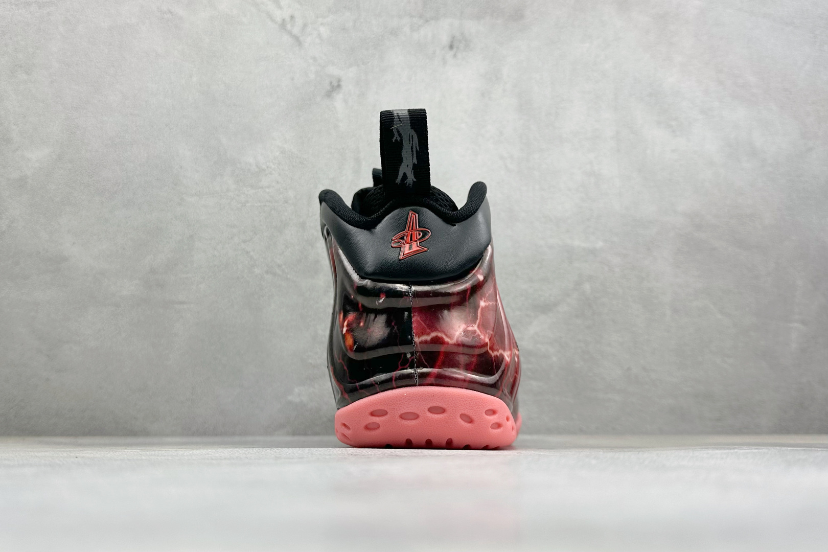 AIR FOAMPOSITE PRO 喷泡 实战运动篮球鞋 它依然代表了当时球鞋生产工艺的顶点,国内的鞋迷因为Pro的谐 AIR FOAMPOSITE PRO 喷泡 实战运动篮球鞋 它依然代表了当时球鞋生产工艺的顶点,国内的鞋迷因为Pro的谐