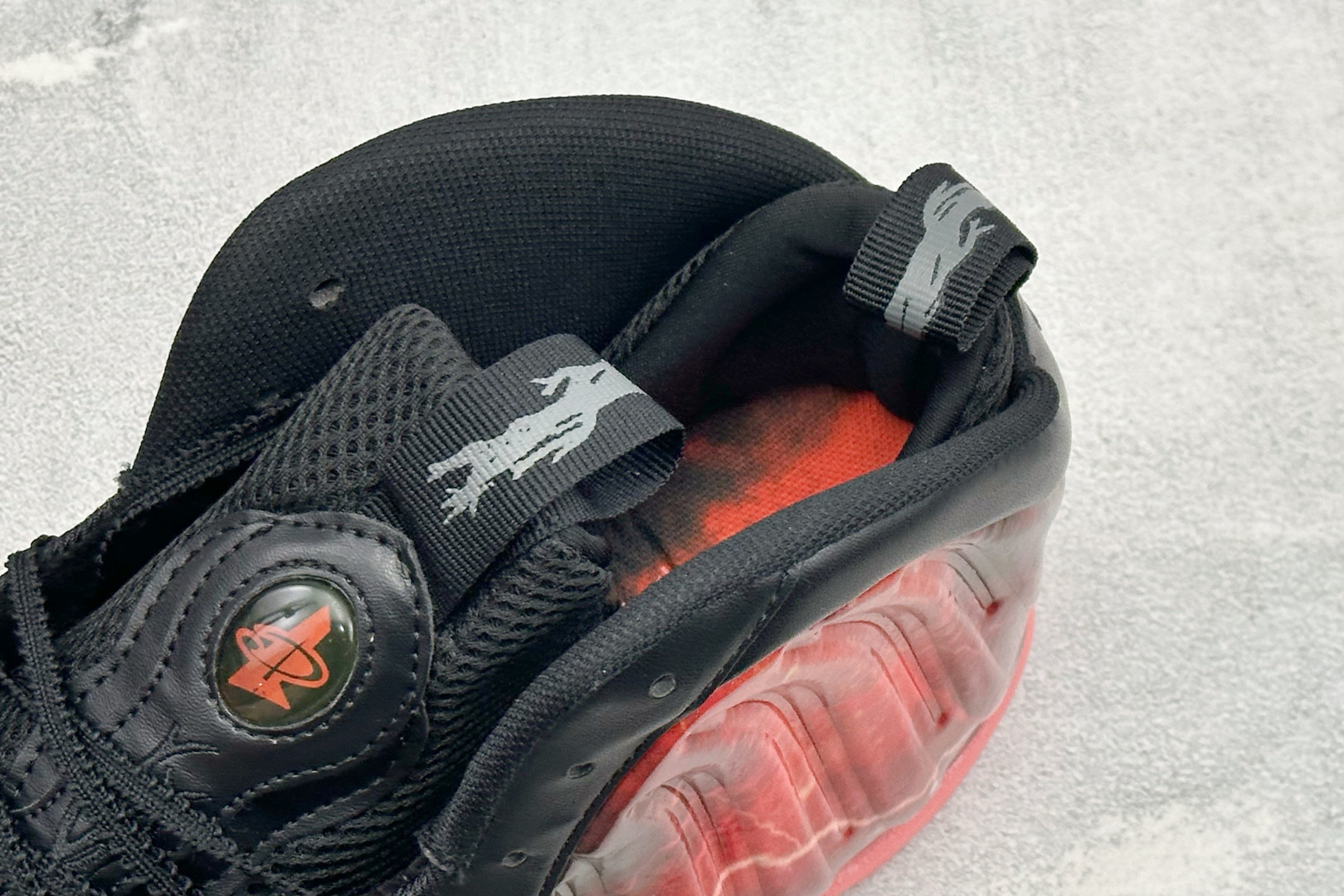 AIR FOAMPOSITE PRO 喷泡 实战运动篮球鞋 它依然代表了当时球鞋生产工艺的顶点,国内的鞋迷因为Pro的谐 AIR FOAMPOSITE PRO 喷泡 实战运动篮球鞋 它依然代表了当时球鞋生产工艺的顶点,国内的鞋迷因为Pro的谐