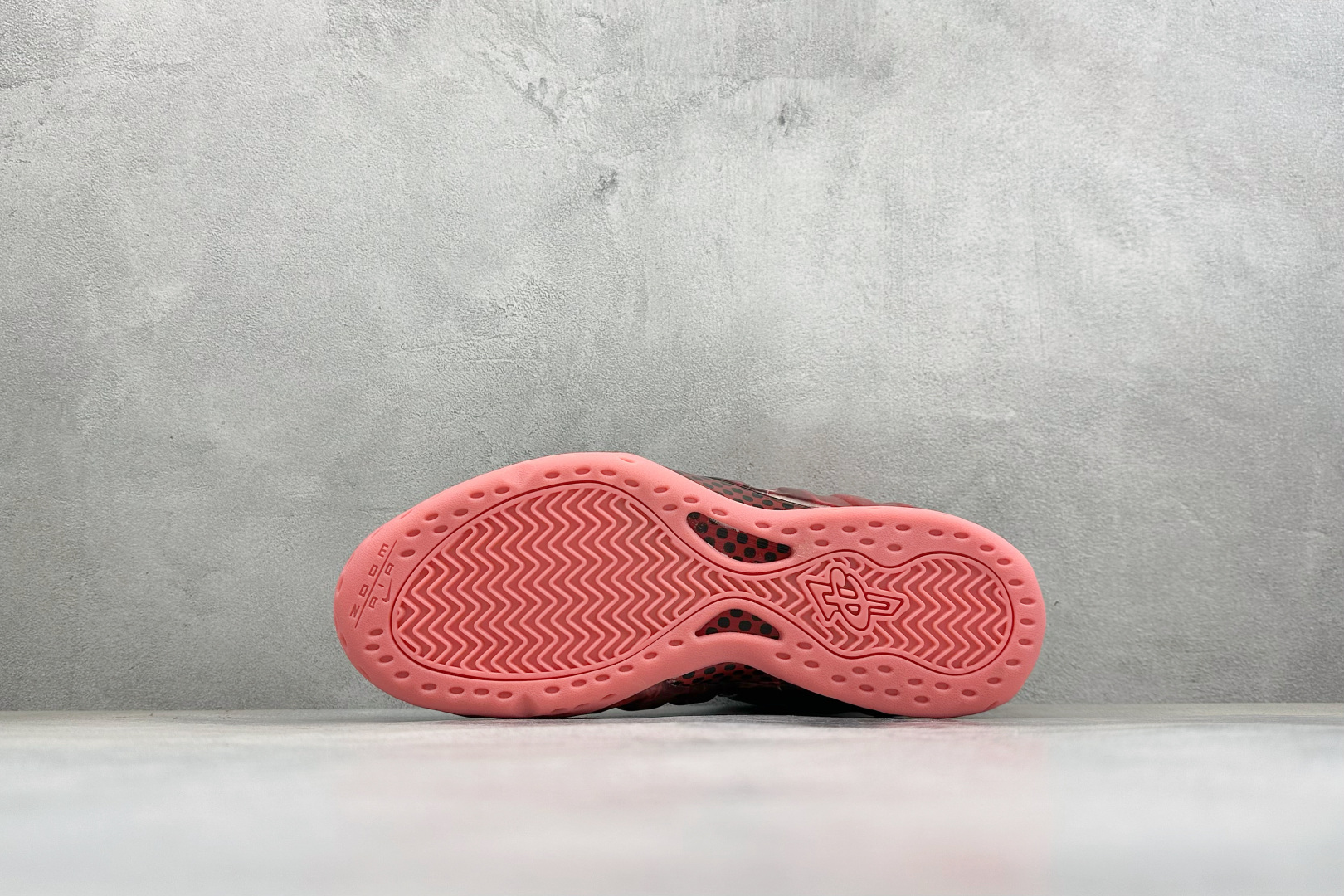 AIR FOAMPOSITE PRO 喷泡 实战运动篮球鞋 它依然代表了当时球鞋生产工艺的顶点,国内的鞋迷因为Pro的谐 AIR FOAMPOSITE PRO 喷泡 实战运动篮球鞋 它依然代表了当时球鞋生产工艺的顶点,国内的鞋迷因为Pro的谐