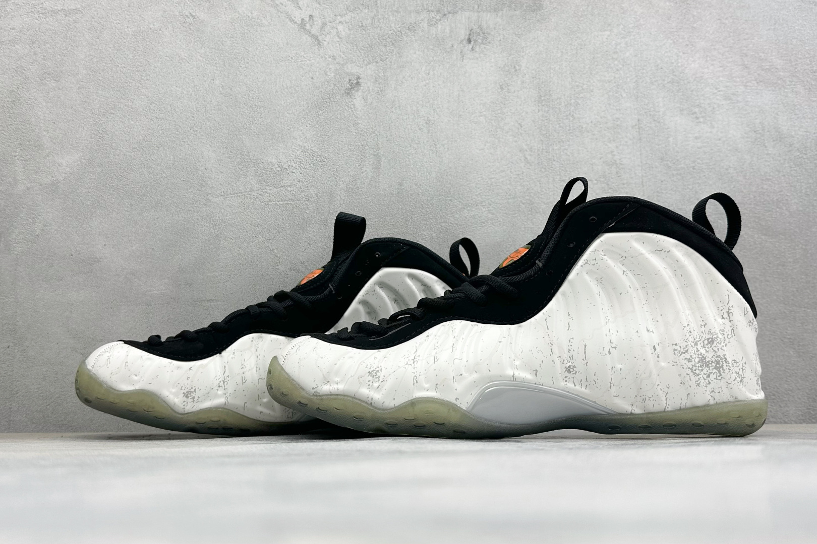 AIR FOAMPOSITE PRO 喷泡 实战运动篮球鞋 它依然代表了当时球鞋生产工艺的顶点,国内的鞋迷因为Pro的谐 AIR FOAMPOSITE PRO 喷泡 实战运动篮球鞋 它依然代表了当时球鞋生产工艺的顶点,国内的鞋迷因为Pro的谐