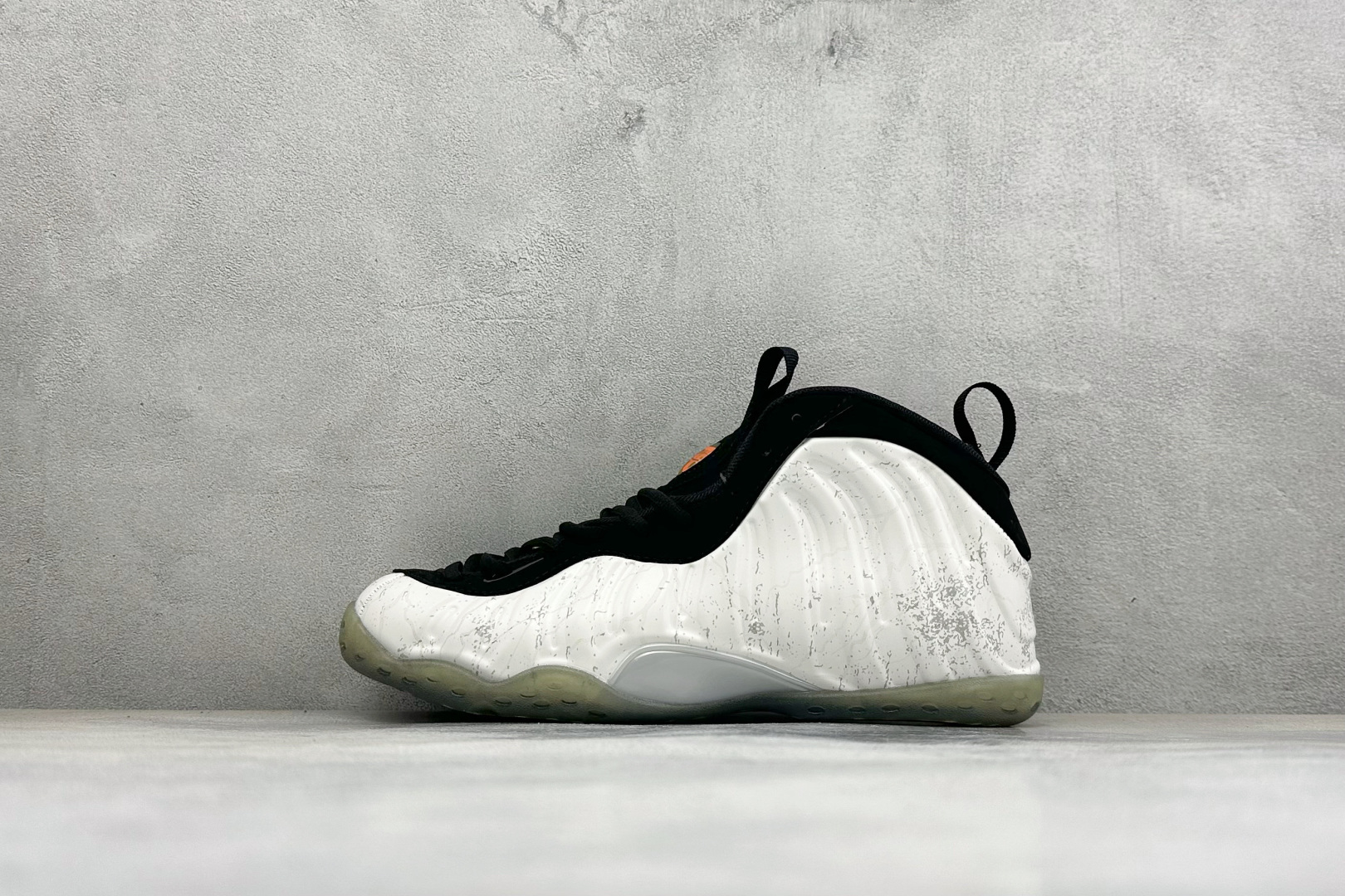 AIR FOAMPOSITE PRO 喷泡 实战运动篮球鞋 它依然代表了当时球鞋生产工艺的顶点,国内的鞋迷因为Pro的谐 AIR FOAMPOSITE PRO 喷泡 实战运动篮球鞋 它依然代表了当时球鞋生产工艺的顶点,国内的鞋迷因为Pro的谐