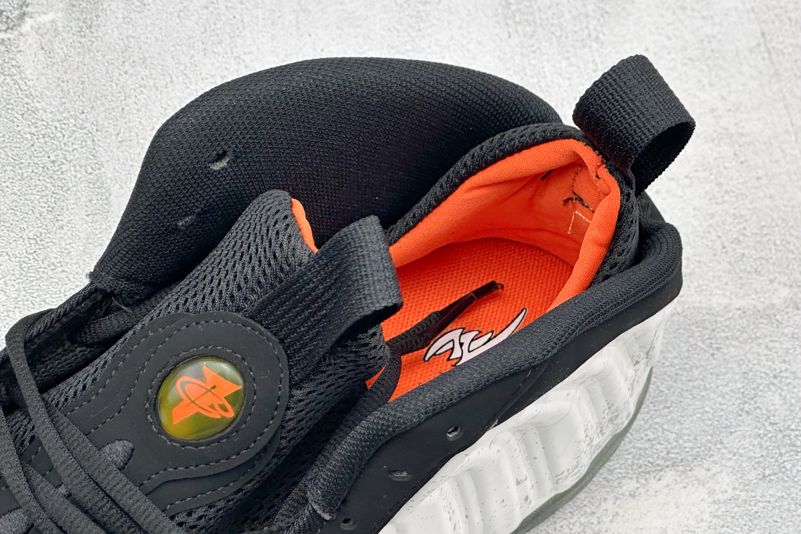 AIR FOAMPOSITE PRO 喷泡 实战运动篮球鞋 它依然代表了当时球鞋生产工艺的顶点,国内的鞋迷因为Pro的谐 AIR FOAMPOSITE PRO 喷泡 实战运动篮球鞋 它依然代表了当时球鞋生产工艺的顶点,国内的鞋迷因为Pro的谐