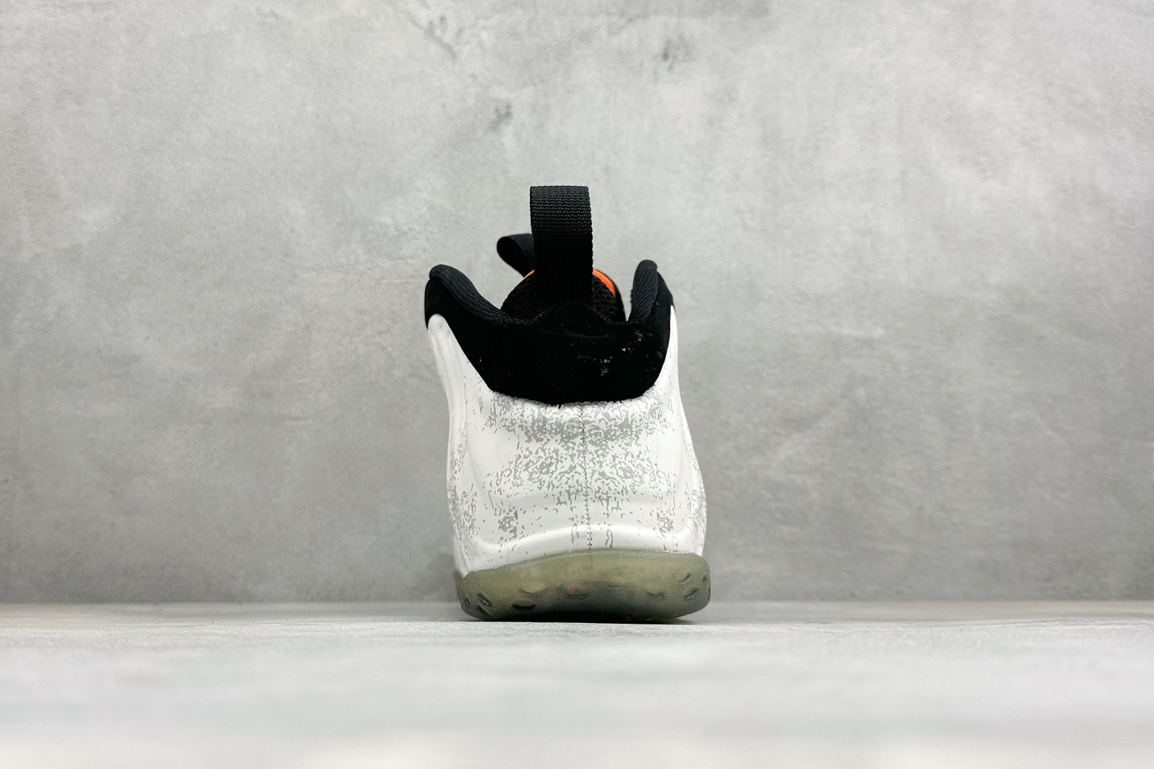 AIR FOAMPOSITE PRO 喷泡 实战运动篮球鞋 它依然代表了当时球鞋生产工艺的顶点,国内的鞋迷因为Pro的谐 AIR FOAMPOSITE PRO 喷泡 实战运动篮球鞋 它依然代表了当时球鞋生产工艺的顶点,国内的鞋迷因为Pro的谐
