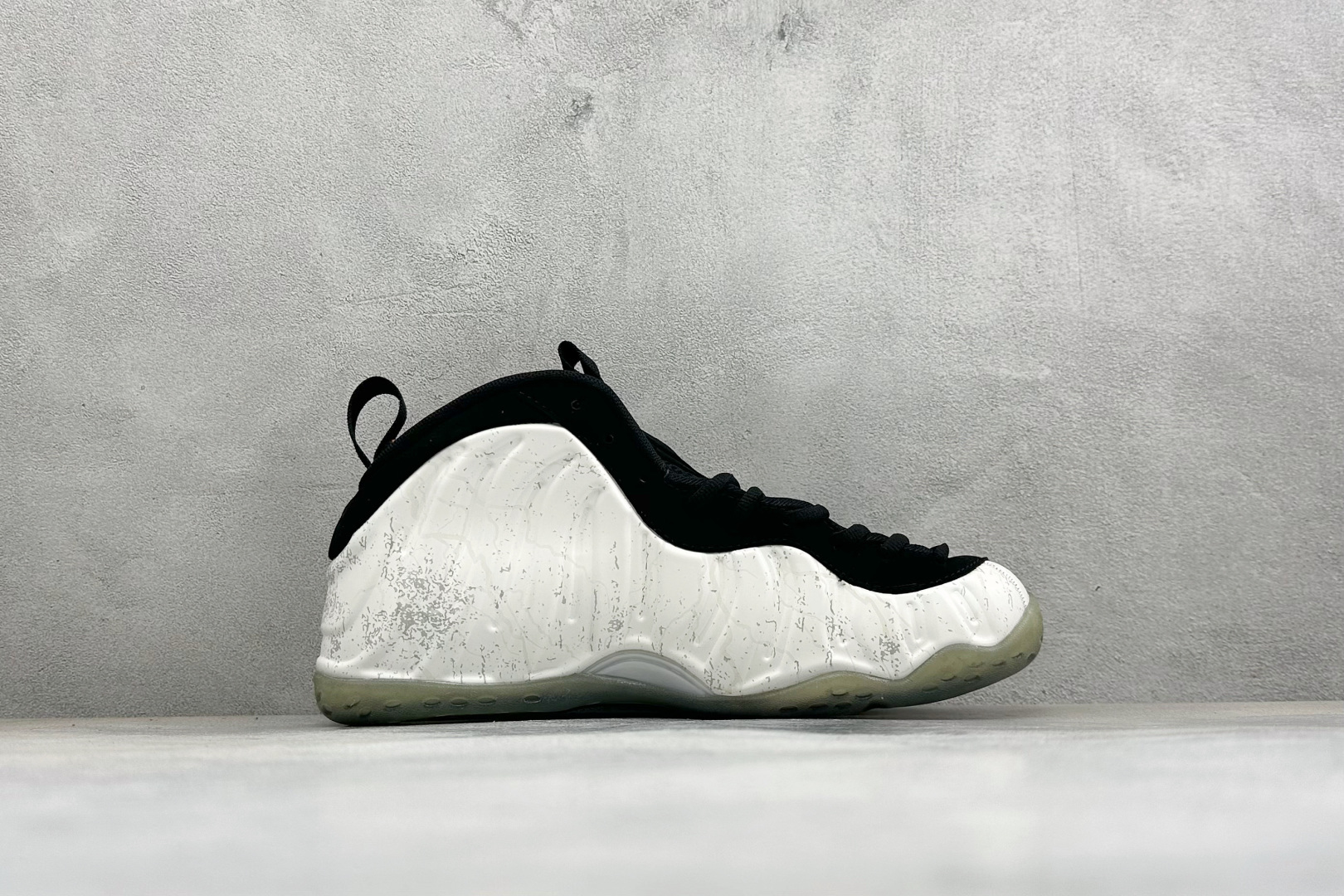 AIR FOAMPOSITE PRO 喷泡 实战运动篮球鞋 它依然代表了当时球鞋生产工艺的顶点,国内的鞋迷因为Pro的谐 AIR FOAMPOSITE PRO 喷泡 实战运动篮球鞋 它依然代表了当时球鞋生产工艺的顶点,国内的鞋迷因为Pro的谐