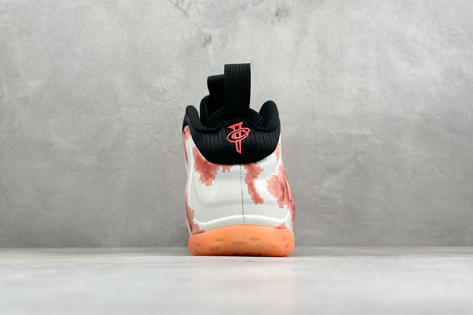 AIR FOAMPOSITE PRO 喷泡 实战运动篮球鞋 它依然代表了当时球鞋生产工艺的顶点,国内的鞋迷因为Pro的谐 AIR FOAMPOSITE PRO 喷泡 实战运动篮球鞋 它依然代表了当时球鞋生产工艺的顶点,国内的鞋迷因为Pro的谐