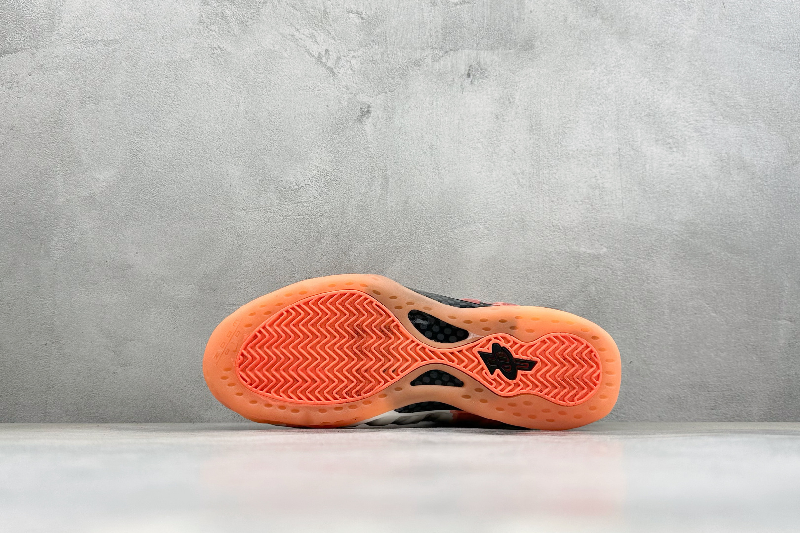 AIR FOAMPOSITE PRO 喷泡 实战运动篮球鞋 它依然代表了当时球鞋生产工艺的顶点,国内的鞋迷因为Pro的谐 AIR FOAMPOSITE PRO 喷泡 实战运动篮球鞋 它依然代表了当时球鞋生产工艺的顶点,国内的鞋迷因为Pro的谐