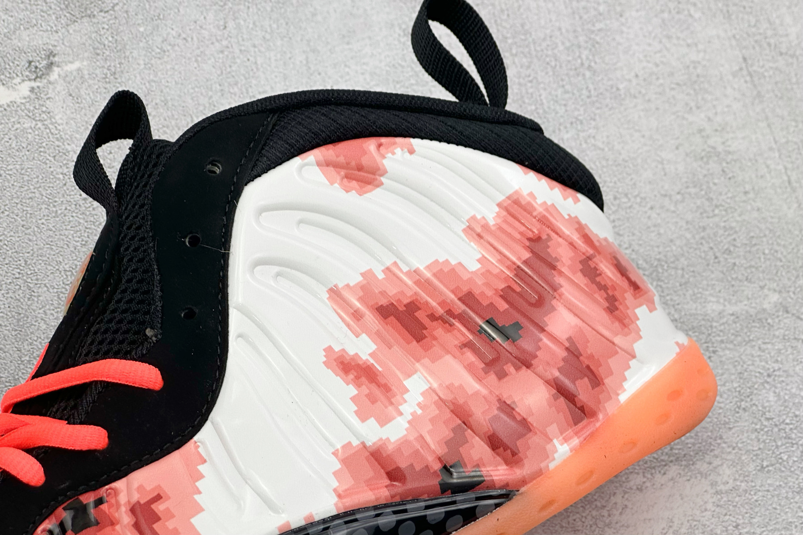 AIR FOAMPOSITE PRO 喷泡 实战运动篮球鞋 它依然代表了当时球鞋生产工艺的顶点,国内的鞋迷因为Pro的谐 AIR FOAMPOSITE PRO 喷泡 实战运动篮球鞋 它依然代表了当时球鞋生产工艺的顶点,国内的鞋迷因为Pro的谐