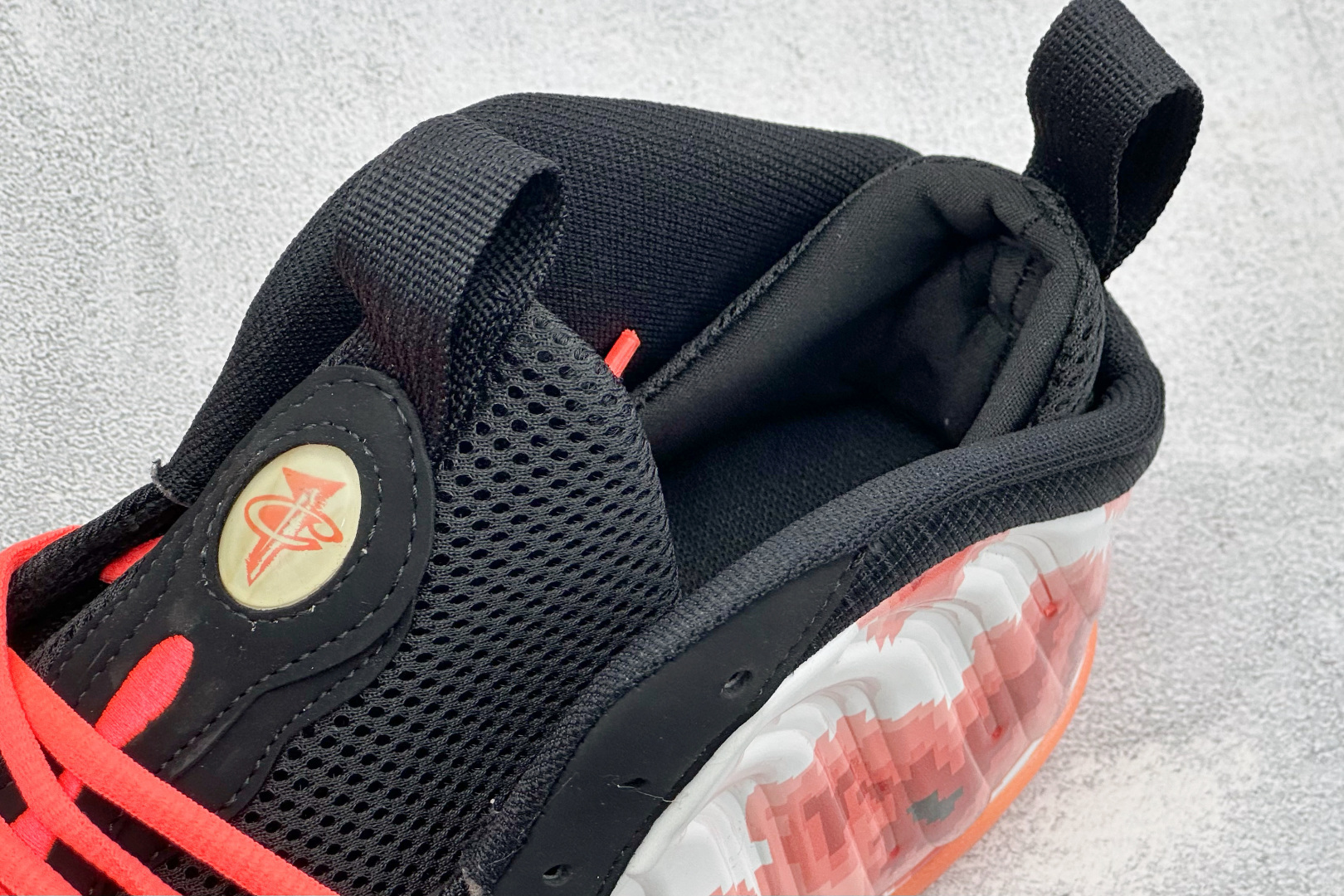 AIR FOAMPOSITE PRO 喷泡 实战运动篮球鞋 它依然代表了当时球鞋生产工艺的顶点,国内的鞋迷因为Pro的谐 AIR FOAMPOSITE PRO 喷泡 实战运动篮球鞋 它依然代表了当时球鞋生产工艺的顶点,国内的鞋迷因为Pro的谐