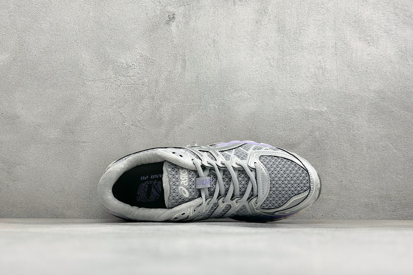 XR版Asics Gel-Kayano 20 亚瑟士 舒适百搭耐磨支撑透气 低帮跑步鞋 货号: 1203A388-024 XR版Asics Gel-Kayano 20 亚瑟士 舒适百搭耐磨支撑透气 低帮跑步鞋 货号: 1203A388-024