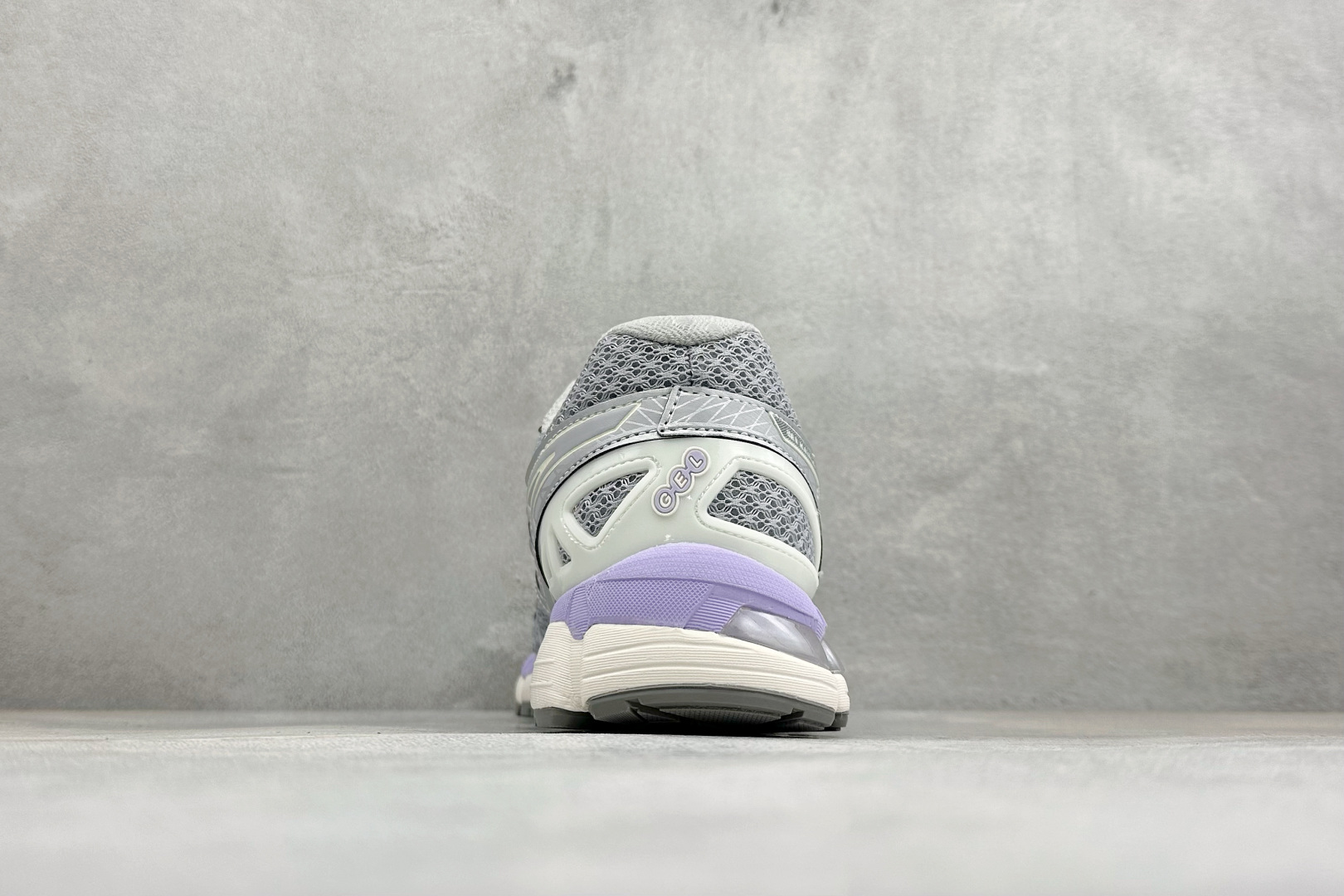 XR版Asics Gel-Kayano 20 亚瑟士 舒适百搭耐磨支撑透气 低帮跑步鞋 货号: 1203A388-024 XR版Asics Gel-Kayano 20 亚瑟士 舒适百搭耐磨支撑透气 低帮跑步鞋 货号: 1203A388-024
