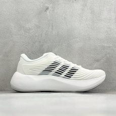 TF版ADIDAS 阿迪舒适百搭防滑耐磨 低帮休闲跑步鞋 中底配置方面搭载全掌Lightstrike Pro 鞋面采用透 TF版ADIDAS 阿迪舒适百搭防滑耐磨 低帮休闲跑步鞋 中底配置方面搭载全掌Lightstrike Pro 鞋面采用透