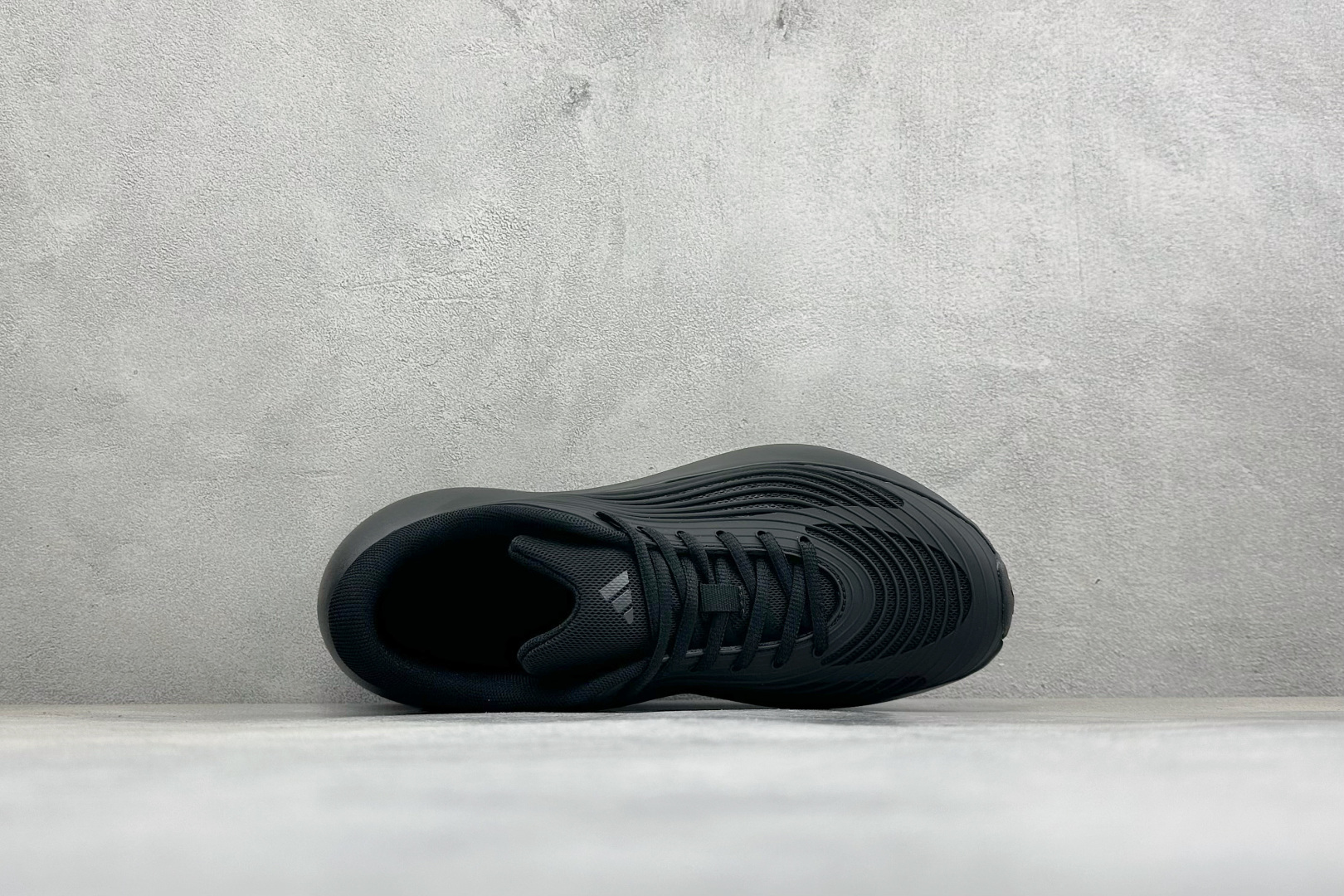 TF版ADIDAS 阿迪舒适百搭防滑耐磨 低帮休闲跑步鞋 中底配置方面搭载全掌Lightstrike Pro 鞋面采用透 TF版ADIDAS 阿迪舒适百搭防滑耐磨 低帮休闲跑步鞋 中底配置方面搭载全掌Lightstrike Pro 鞋面采用透