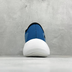 TF版ADIDAS 阿迪舒适百搭防滑耐磨 低帮休闲跑步鞋 中底配置方面搭载全掌Lightstrike Pro 鞋面采用透 TF版ADIDAS 阿迪舒适百搭防滑耐磨 低帮休闲跑步鞋 中底配置方面搭载全掌Lightstrike Pro 鞋面采用透