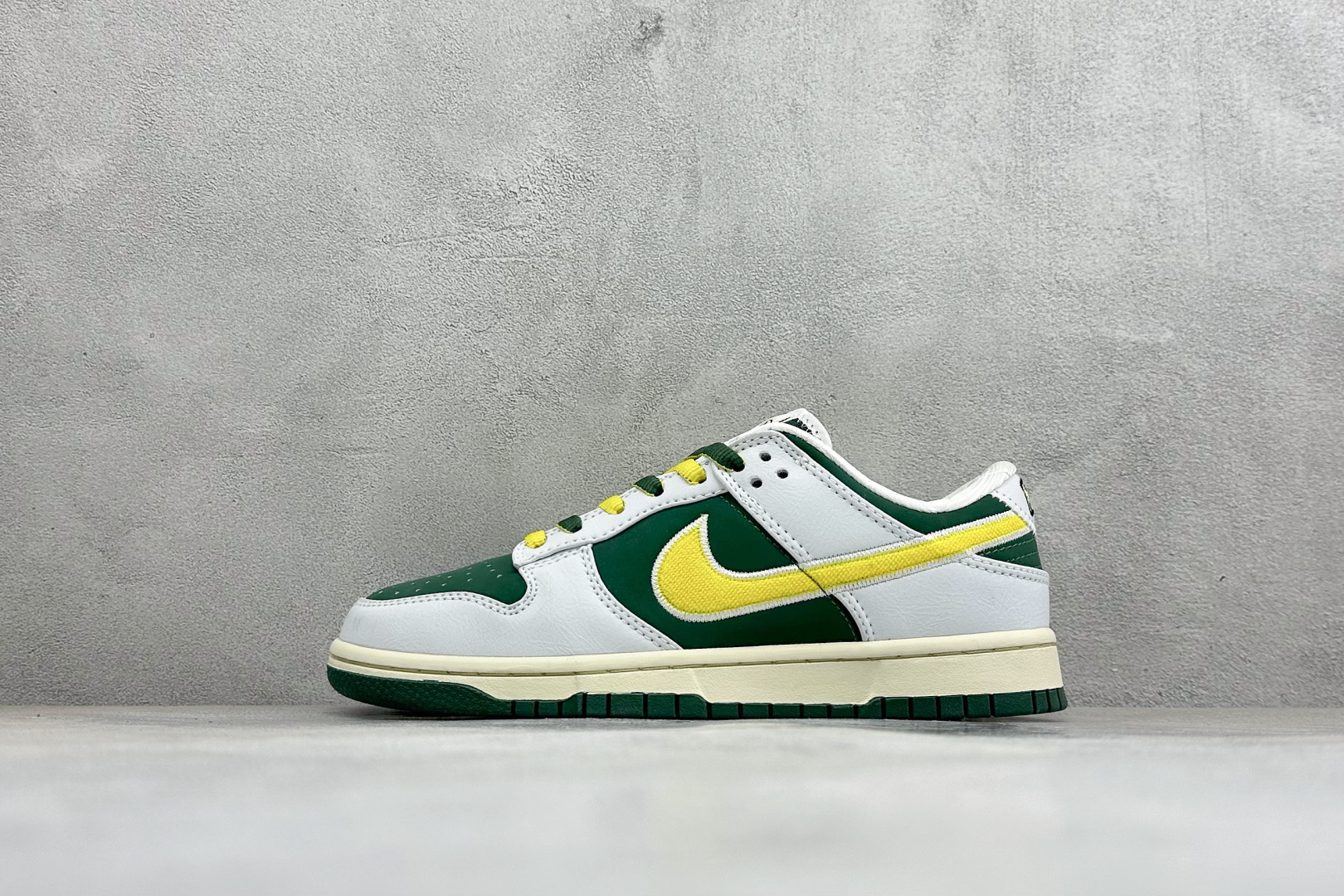 K版Nike SB Dunk Low 低帮休闲板鞋 独家版型蒸餾加工帶來的是更好的视觉和脚感体验大厂纯原品质出货 清洁度 K版Nike SB Dunk Low 低帮休闲板鞋 独家版型蒸餾加工帶來的是更好的视觉和脚感体验大厂纯原品质出货 清洁度