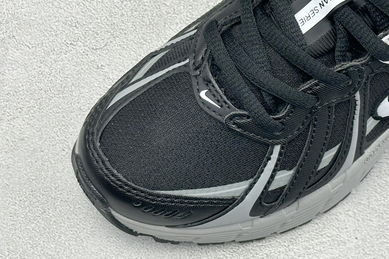Nike P-9000 复古休闲 耐克 低帮休闲城市通勤跑步鞋 货号: IZ4751-103 尺码: 36-45 