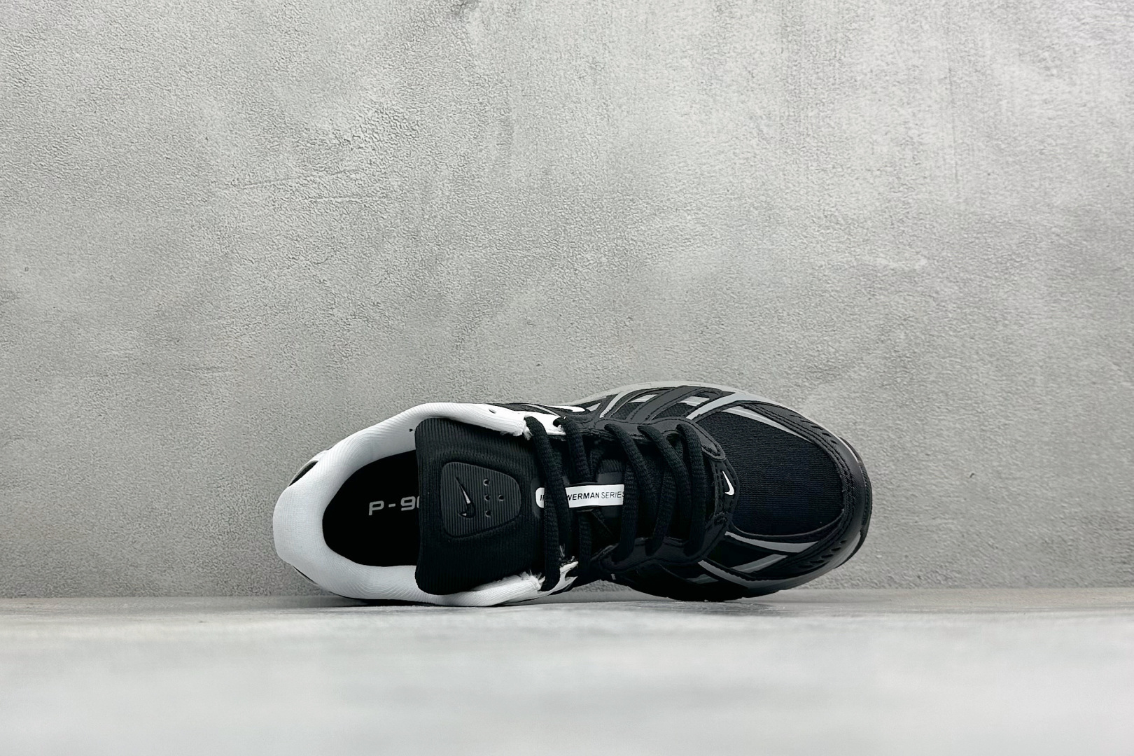 Nike P-9000 复古休闲 耐克 低帮休闲城市通勤跑步鞋 货号: IZ4751-103 尺码: 36-45 