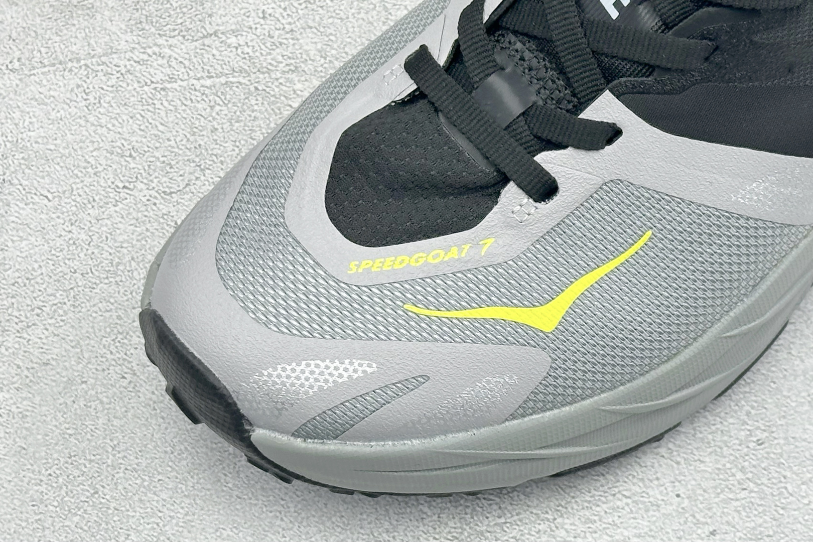 HOKA SPEEDGOAT 7 轻量低帮户外越野跑鞋 户外山脉越野轻量运动跑鞋 特别研发使用性能独特的几何形跑鞋中底 HOKA SPEEDGOAT 7 轻量低帮户外越野跑鞋 户外山脉越野轻量运动跑鞋 特别研发使用性能独特的几何形跑鞋中底