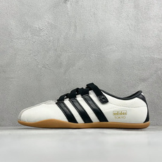 Adidas Tokyo W 阿迪达斯 舒适百搭经典休闲薄底鞋 鞋面设计舒适贴合脚面 同时采用柔软材质 穿着轻便舒适 侧 Adidas Tokyo W 阿迪达斯 舒适百搭经典休闲薄底鞋 鞋面设计舒适贴合脚面 同时采用柔软材质 穿着轻便舒适 侧