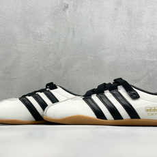 Adidas Tokyo W 阿迪达斯 舒适百搭经典休闲薄底鞋 鞋面设计舒适贴合脚面 同时采用柔软材质 穿着轻便舒适 侧 Adidas Tokyo W 阿迪达斯 舒适百搭经典休闲薄底鞋 鞋面设计舒适贴合脚面 同时采用柔软材质 穿着轻便舒适 侧