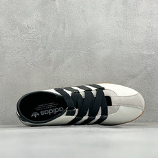 Adidas Tokyo W 阿迪达斯 舒适百搭经典休闲薄底鞋 鞋面设计舒适贴合脚面 同时采用柔软材质 穿着轻便舒适 侧 Adidas Tokyo W 阿迪达斯 舒适百搭经典休闲薄底鞋 鞋面设计舒适贴合脚面 同时采用柔软材质 穿着轻便舒适 侧