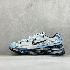 NIKE INITIATOR创始者系列 复古休闲运动舒适跑鞋 采用透气网眼鞋面和支撑覆盖层,自然运动设计的Phlyon中 NIKE INITIATOR创始者系列 复古休闲运动舒适跑鞋 采用透气网眼鞋面和支撑覆盖层,自然运动设计的Phlyon中