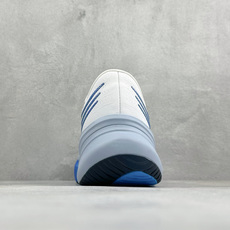 ADIDAS SUPERNOVA RISE 4M 防滑耐磨舒适跑步鞋 采用Dreamstrike+中底,力求为触地添舒适 ADIDAS SUPERNOVA RISE 4M 防滑耐磨舒适跑步鞋 采用Dreamstrike+中底,力求为触地添舒适
