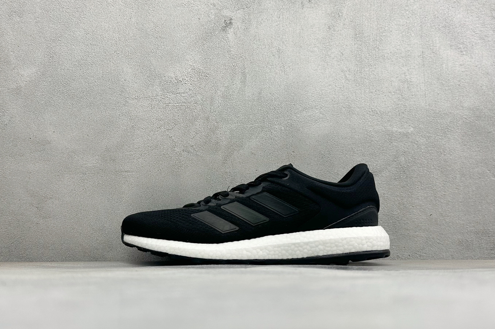 RS福利 Ad Pureboost Select 阿迪轻便透气爆米花休闲跑鞋 #鞋款保持独特造型以及S型后跟设计 两侧支 RS福利 Ad Pureboost Select 阿迪轻便透气爆米花休闲跑鞋 #鞋款保持独特造型以及S型后跟设计 两侧支