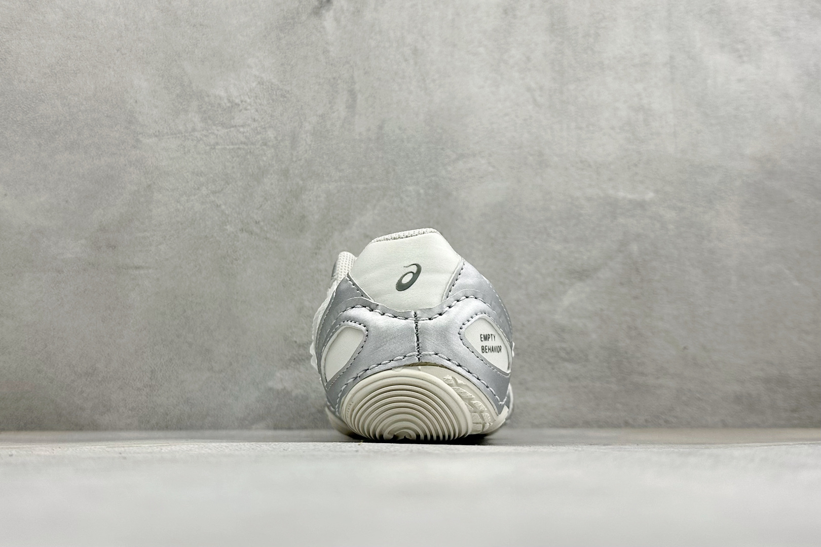 Asics Hypersync 亚瑟士 薄底德训 时尚经典透气包裹性轻便 低帮休闲板鞋 以复古之名 解锁街头新表达 低帮