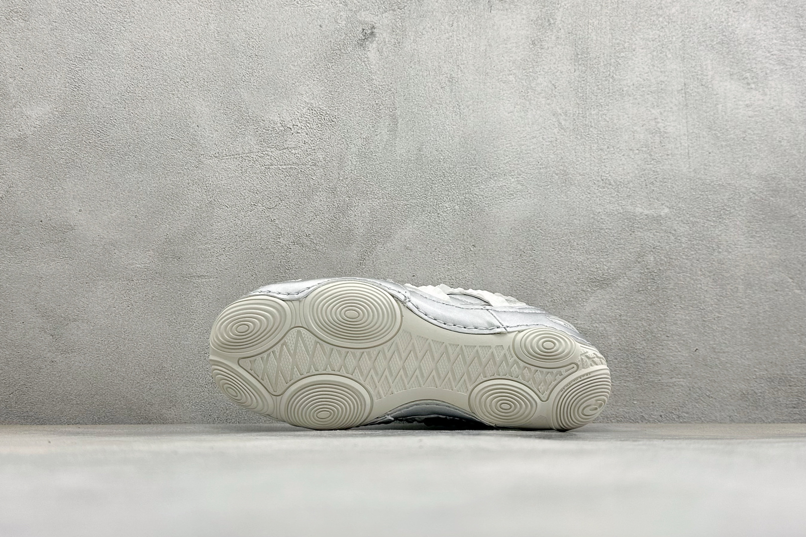 Asics Hypersync 亚瑟士 薄底德训 时尚经典透气包裹性轻便 低帮休闲板鞋 以复古之名 解锁街头新表达 低帮
