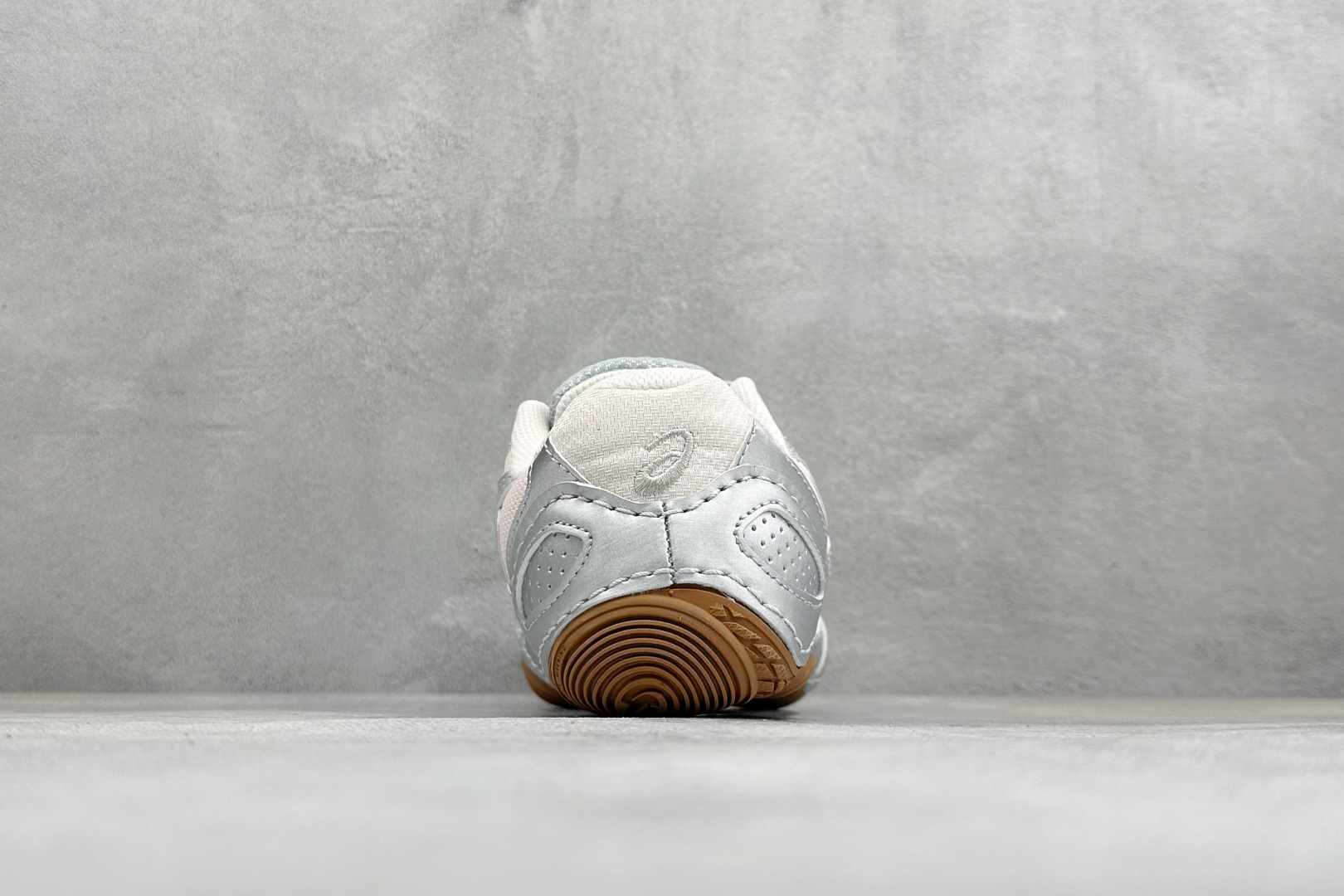 Asics Hypersync 亚瑟士 薄底德训 时尚经典透气包裹性轻便 低帮休闲板鞋 以复古之名 解锁街头新表达 低帮 Asics Hypersync 亚瑟士 薄底德训 时尚经典透气包裹性轻便 低帮休闲板鞋 以复古之名 解锁街头新表达 低帮