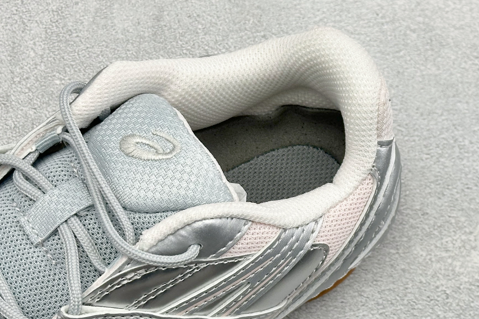 Asics Hypersync 亚瑟士 薄底德训 时尚经典透气包裹性轻便 低帮休闲板鞋 以复古之名 解锁街头新表达 低帮 Asics Hypersync 亚瑟士 薄底德训 时尚经典透气包裹性轻便 低帮休闲板鞋 以复古之名 解锁街头新表达 低帮