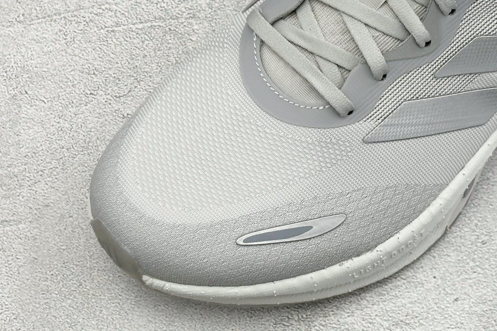 RS版Adidas Velostar 阿迪达斯爆米花缓震休闲慢跑鞋 货号：KJ5179 尺码：39-45 