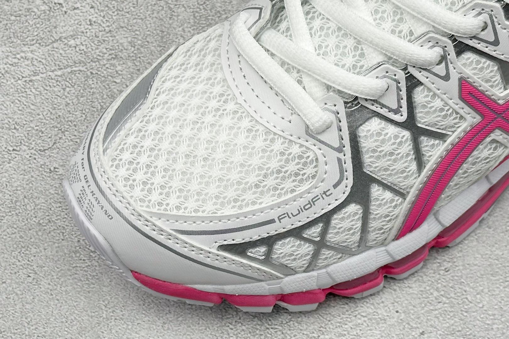 XR版Asics Gel-Kayano 20 亚瑟士 舒适百搭耐磨支撑透气 低帮跑步鞋 货号: 1203A388-108 XR版Asics Gel-Kayano 20 亚瑟士 舒适百搭耐磨支撑透气 低帮跑步鞋 货号: 1203A388-108