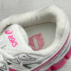 XR版Asics Gel-Kayano 20 亚瑟士 舒适百搭耐磨支撑透气 低帮跑步鞋 货号: 1203A388-108 XR版Asics Gel-Kayano 20 亚瑟士 舒适百搭耐磨支撑透气 低帮跑步鞋 货号: 1203A388-108