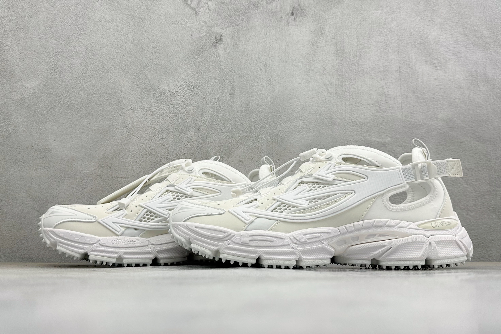 S版OFF-WHITE Ow Be Right Back 皮革 圆头系带 低帮生活休闲鞋 货号：OMIA29SS26FA