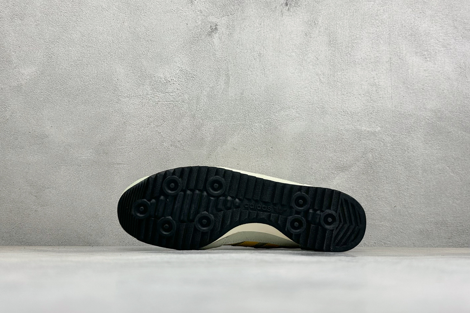 ML版AD Originals SL 72 RS 休闲防滑耐磨低帮板鞋 经典低帮设计和橡胶外底,采用舒爽尼龙鞋面,绒面革 ML版AD Originals SL 72 RS 休闲防滑耐磨低帮板鞋 经典低帮设计和橡胶外底,采用舒爽尼龙鞋面,绒面革