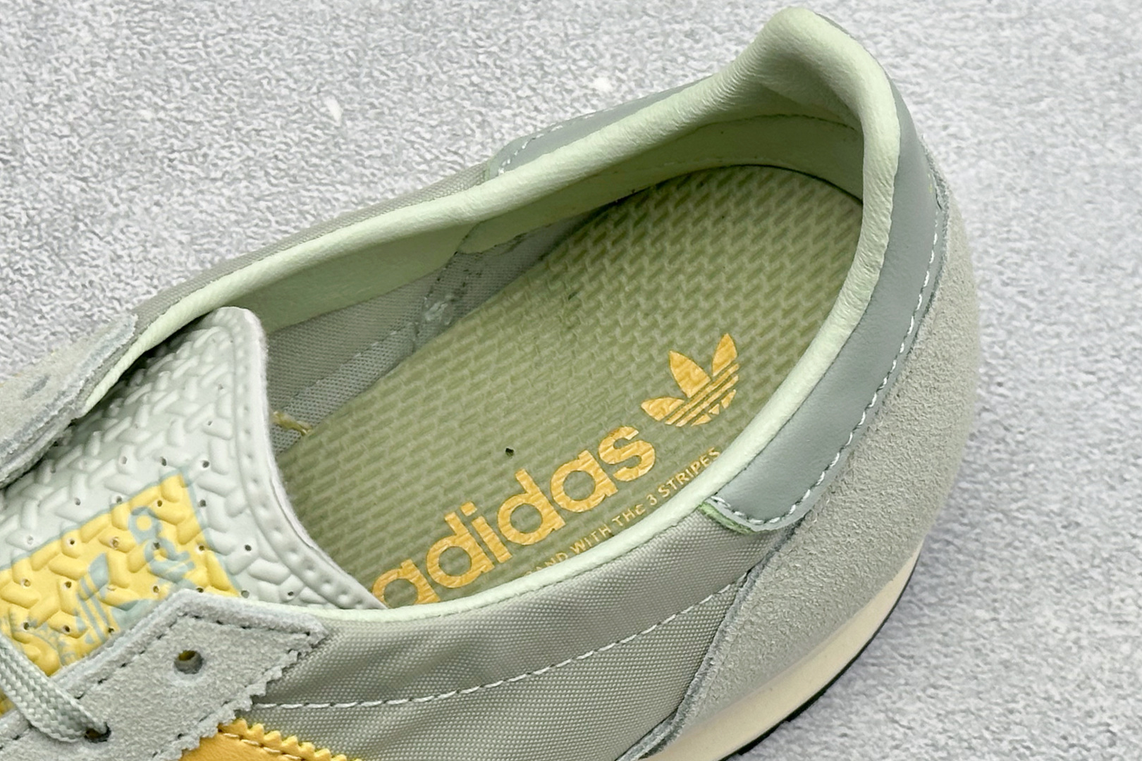 ML版AD Originals SL 72 RS 休闲防滑耐磨低帮板鞋 经典低帮设计和橡胶外底,采用舒爽尼龙鞋面,绒面革 ML版AD Originals SL 72 RS 休闲防滑耐磨低帮板鞋 经典低帮设计和橡胶外底,采用舒爽尼龙鞋面,绒面革