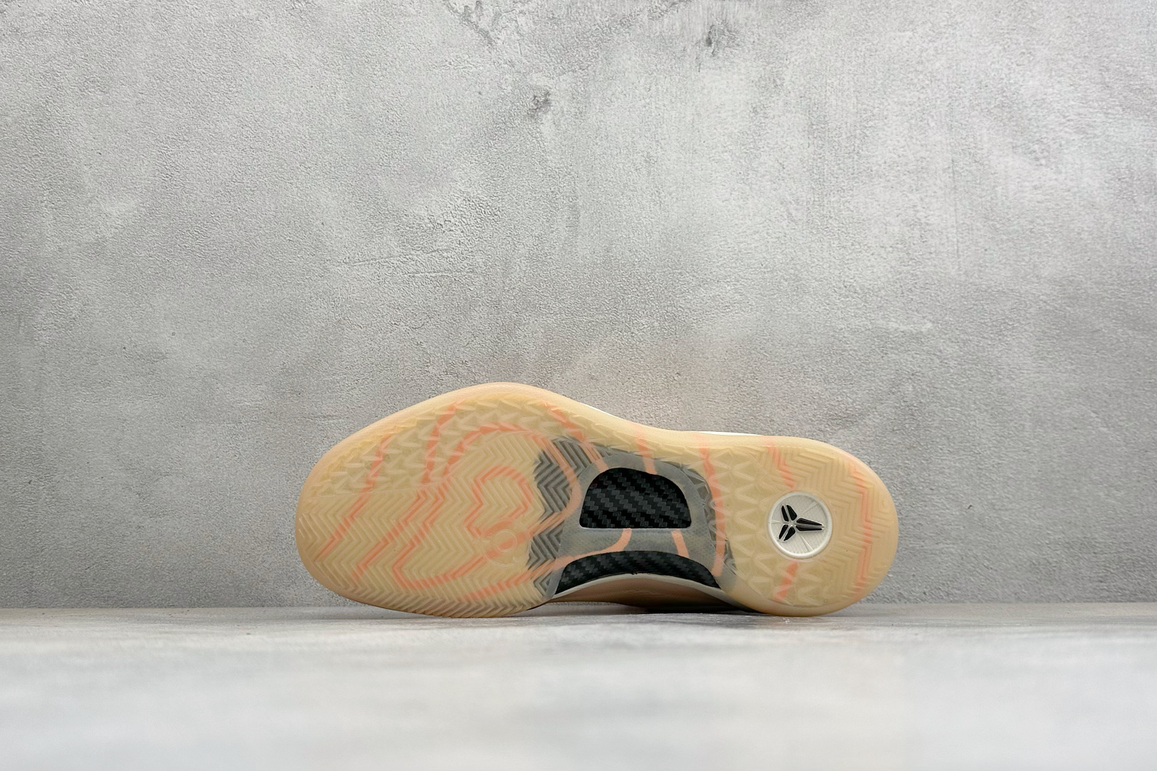 ZC版Nike KOBE VIII PROTRO VIII 科比8代实战运动低帮文化篮球鞋 鞋头和鞋舌采用透气运动网布制 ZC版Nike KOBE VIII PROTRO VIII 科比8代实战运动低帮文化篮球鞋 鞋头和鞋舌采用透气运动网布制