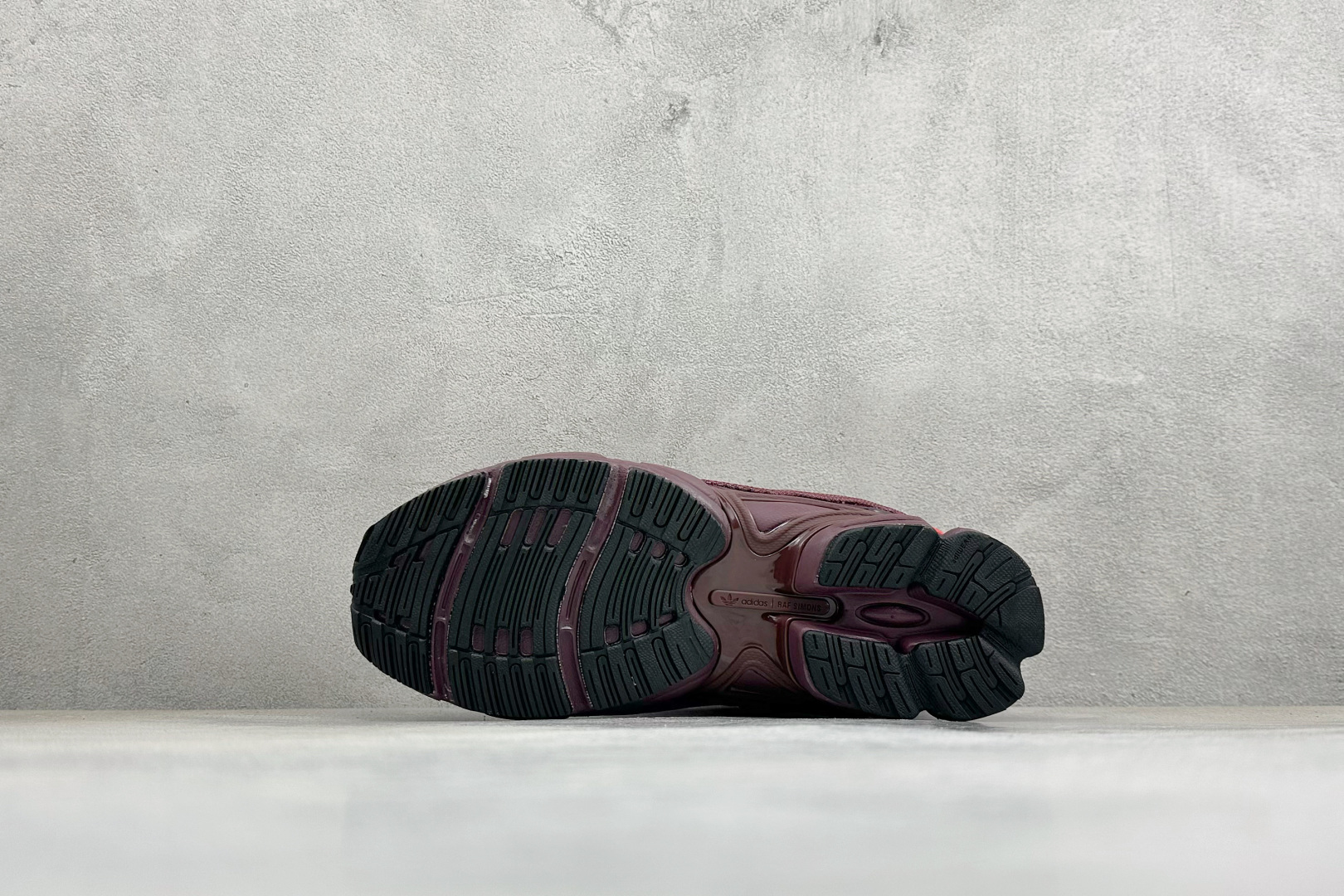 AD X RAF SIMONS 拉夫西蒙 Ozweego 先锋潮流 水泡 复古低帮休闲鞋 独家定制鞋盒 防层袋 卡片及可 AD X RAF SIMONS 拉夫西蒙 Ozweego 先锋潮流 水泡 复古低帮休闲鞋 独家定制鞋盒 防层袋 卡片及可