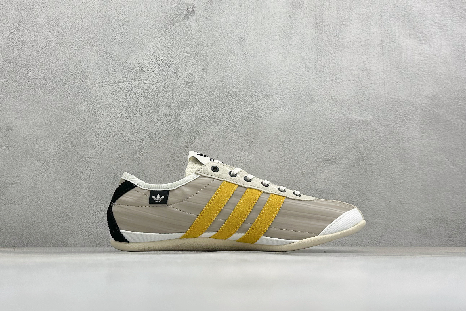 Song For The Mute x Adidas Tokyo W SFTM联名 舒适百搭经典休闲鞋 货号: KJ44