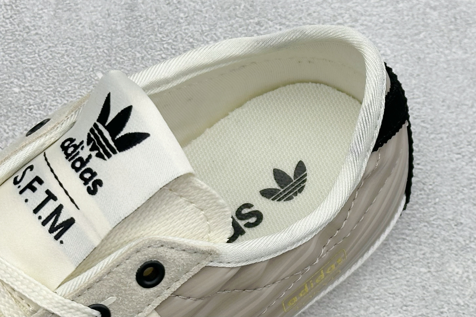Song For The Mute x Adidas Tokyo W SFTM联名 舒适百搭经典休闲鞋 货号: KJ44