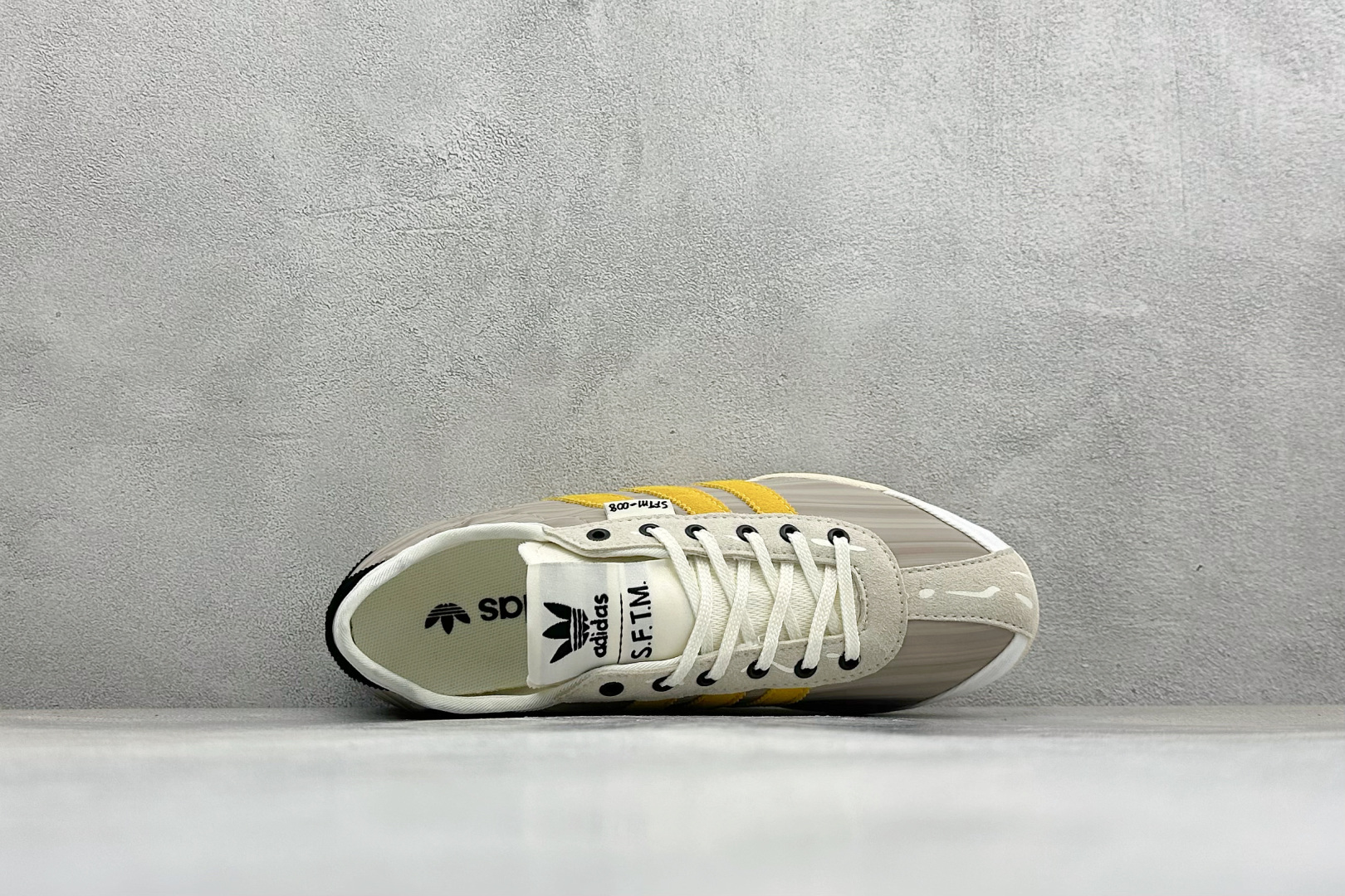 Song For The Mute x Adidas Tokyo W SFTM联名 舒适百搭经典休闲鞋 货号: KJ44