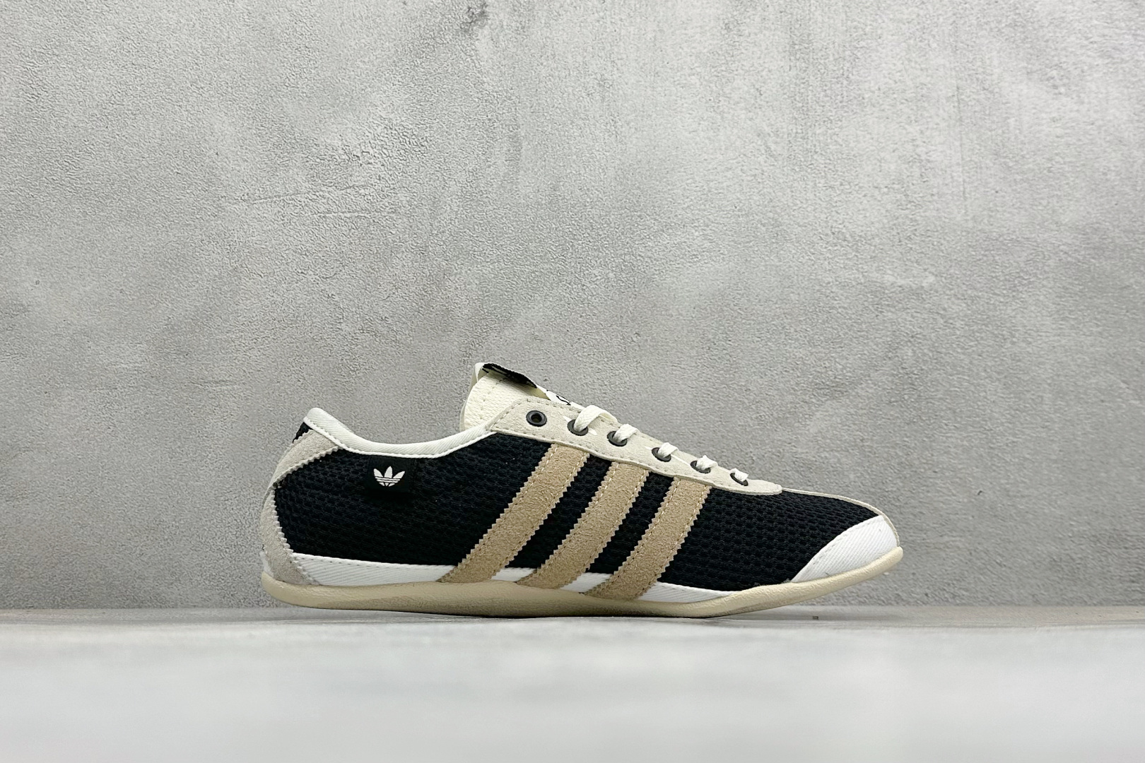 Song For The Mute x Adidas Tokyo W SFTM联名 舒适百搭经典休闲鞋 货号: KI47